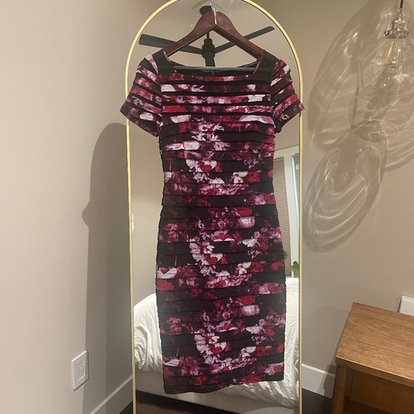 Adrianna Papell - Picture 1 of 5